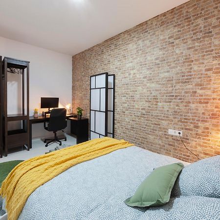 דירות ולנסיה Artistic Digital Retreat-Great Location Near Metro מראה חיצוני תמונה