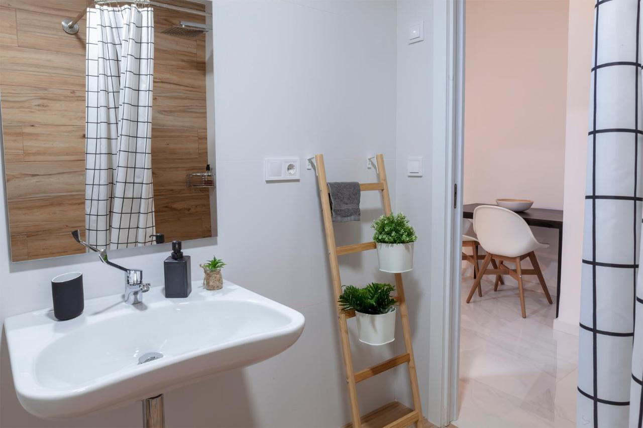 דירות ולנסיה Artistic Digital Retreat-Great Location Near Metro מראה חיצוני תמונה